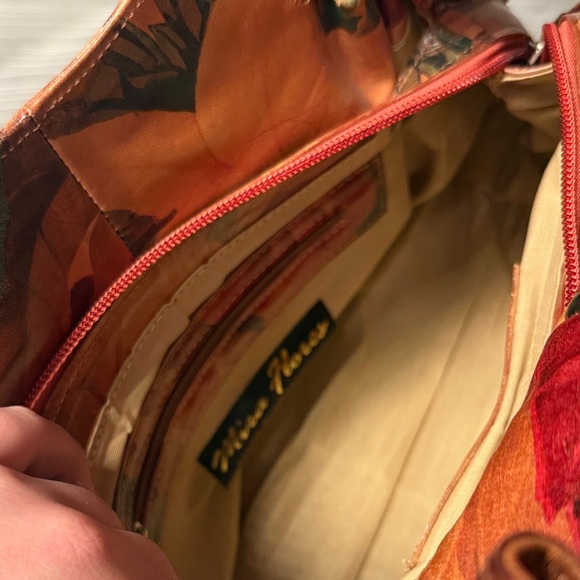 Mira Flores - Calfskin Leather Bag and Wallet Set - Picture 9 of 13